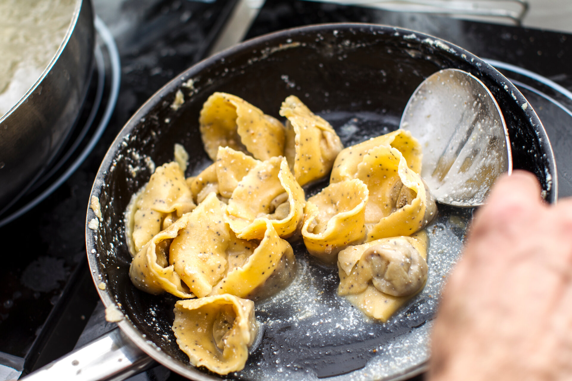 Ravioli in padella | © Ralf Brunel - Archivio Immagini ApT Val di Fassa