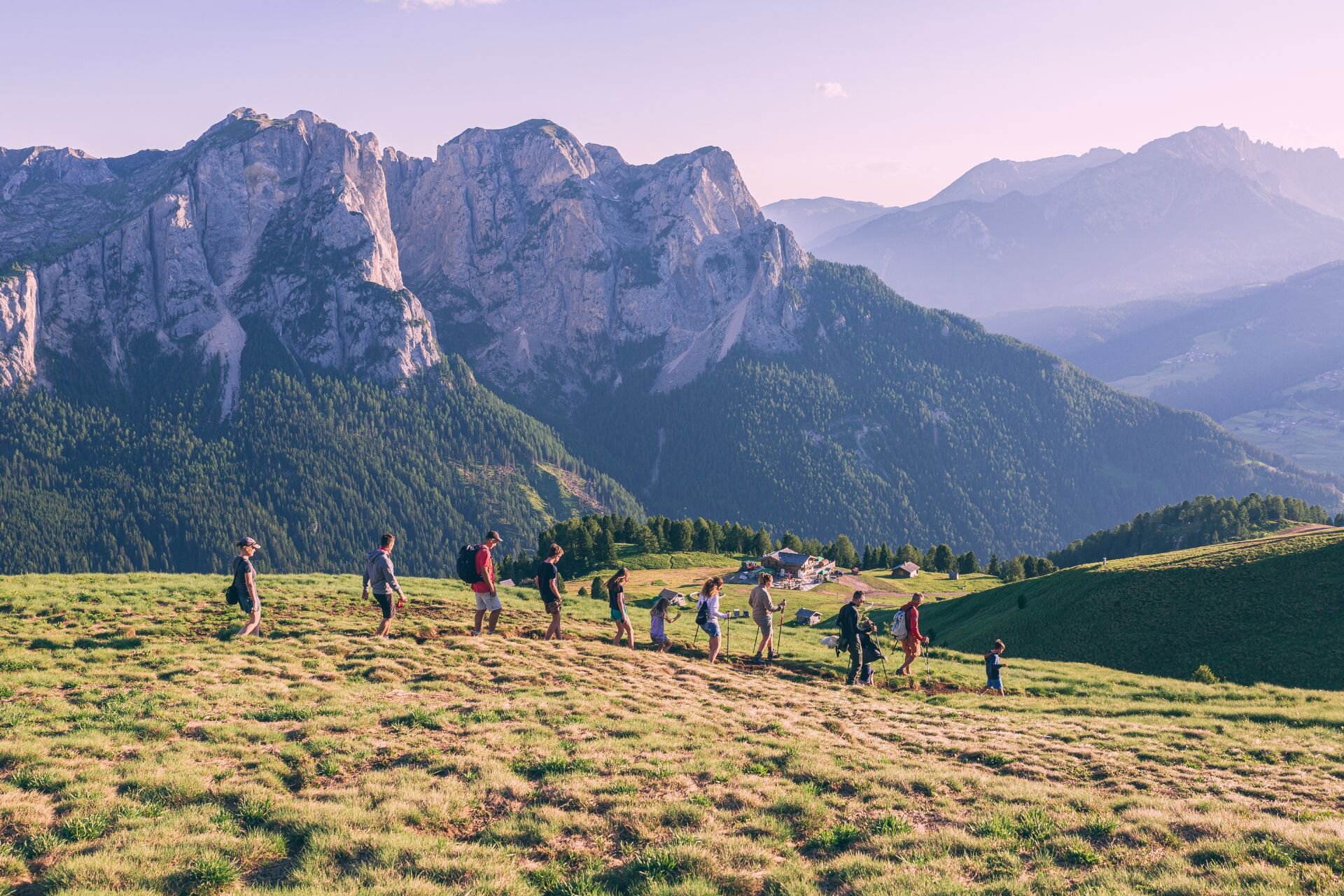 Camminata all'alba | © Archivio immagini ApT Val di Fassa - Patricia Ramirez